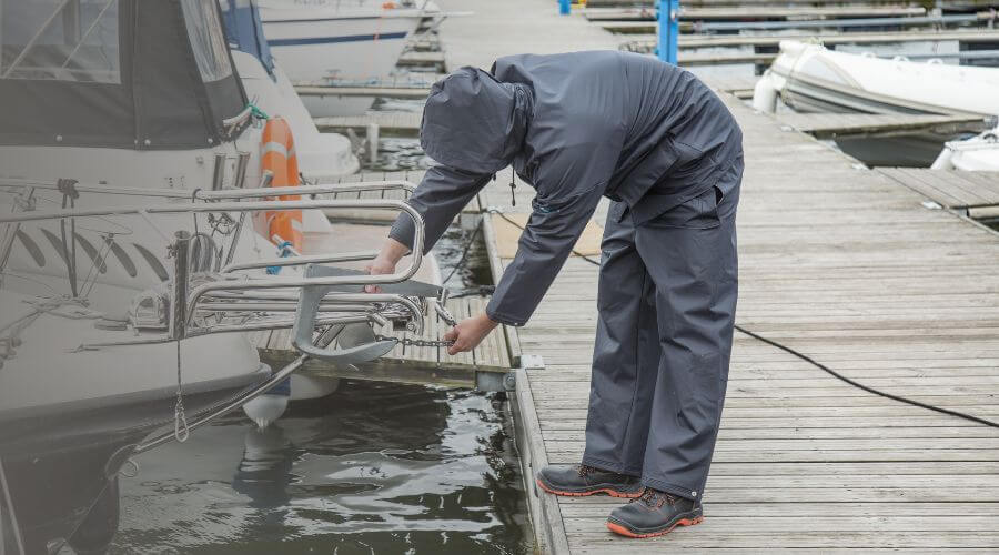 Why choose water damage restoration service for emergency flood repair in Alexandria